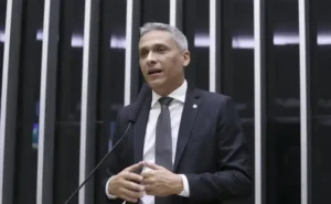 PL pede CPI para investigar financiamento de influenciadores pró-Lula