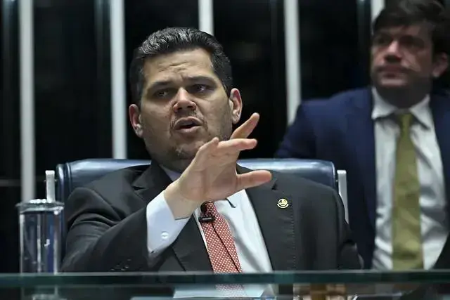 Suplente de Alcolumbre é alvo da PF por fraude no Amapá