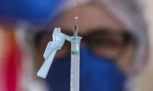 Vacina experimental de mRNA avança no combate universal ao câncer