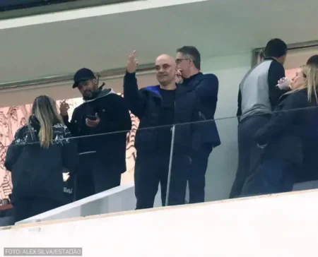 Fotógrafo do Estadão é demitido após captar gesto de Moraes