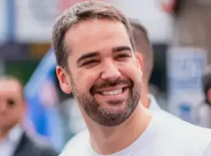 Leite critica prisão domiciliar de Bolsonaro por Moraes