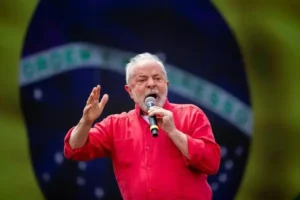 Lula planta uva e convida Trump a diálogo em meio a tensões comerciais