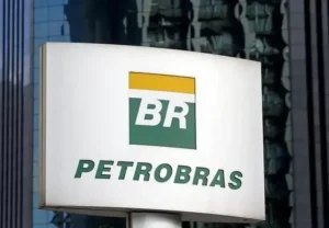 Petrobras reajusta preço do querosene de aviação em 4,7% para agosto