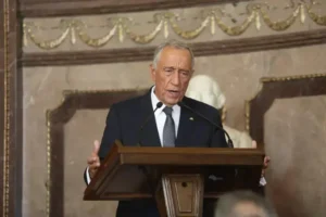 Presidente de Portugal veta lei restritiva de imigração familiar