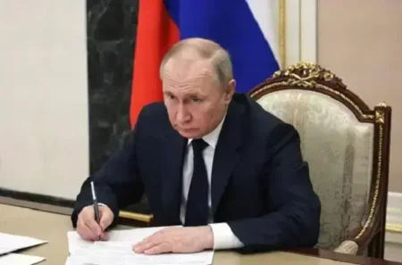 Reunião entre Putin e Zelensky provoca cautela na Rússia