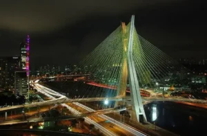 Sabesp é multada em R$ 22,7 milhões por vazamento no Rio Pinheiros