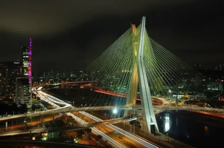 Sabesp é multada em R$ 22,7 milhões por vazamento no Rio Pinheiros