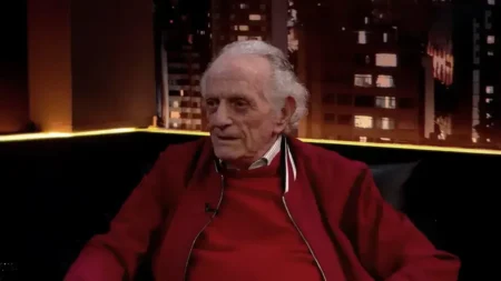 Sobrevivente do Holocausto relembra horrores nazistas e trajetória