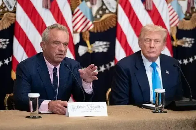 Trump dá ultimato para farmacêuticas reduzirem preços