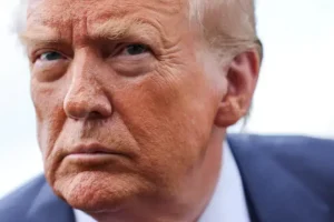 Trump envia submarinos nucleares em resposta às tensões Rússia-EUA