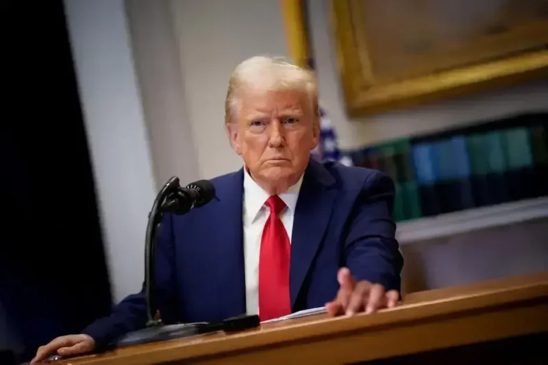 Trump prevê Ucrânia mantendo "muito território" em negociações com Rússia