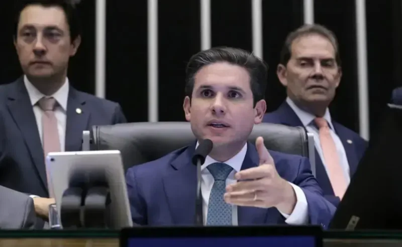 Motta reforça: decisão sobre anistia cabe ao plenário da Câmara