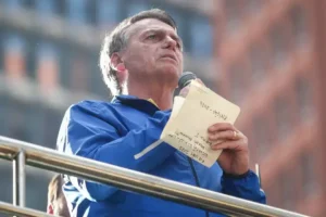 Oposição avalia habeas corpus para Bolsonaro após voto de Fux no STF