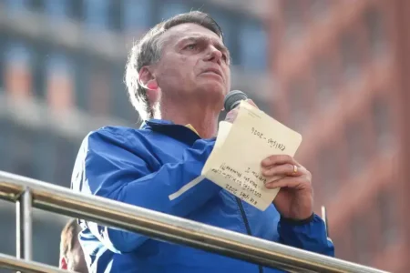 Oposição avalia habeas corpus para Bolsonaro após voto de Fux no STF