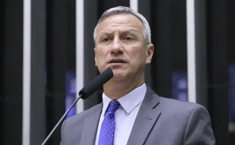 Projeto endurece punições contra militância em universidades públicas