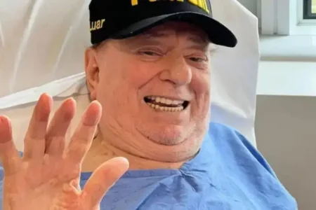 Raul Gil recebe alta após tratamento de diverticulite aguda em São Paulo