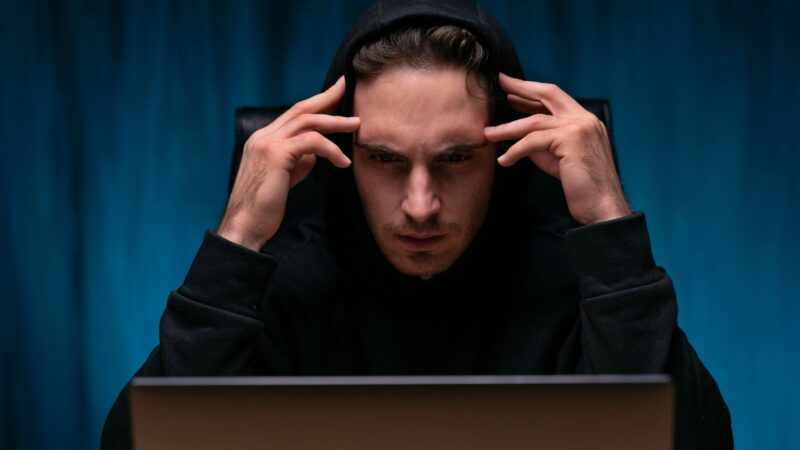 STJ mantém prisão de hacker que escondeu milhões em Bitcoin, mas guardou senha no WhatsApp