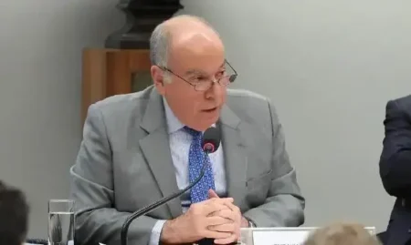 Brasil e EUA negociam suspensão de tarifas comerciais Brasil e EUA negociam suspensão de tarifas comerciais