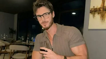 Cantor argentino Fede Dorcaz é morto em assalto no México