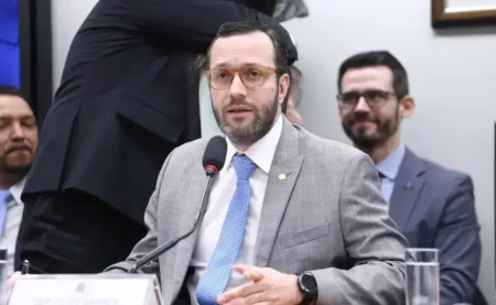 Filipe Barros convoca autoridades para discutir crime no Rio Filipe Barros convoca autoridades para discutir crime no Rio