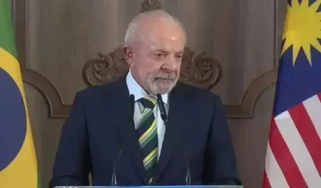 Lula demonstra otimismo após diálogo com Trump sobre tarifas Lula demonstra otimismo após diálogo com Trump sobre tarifas