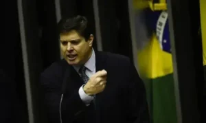 MDB decidirá apoio em 2026 entre Lula e Tarcísio de Freitas