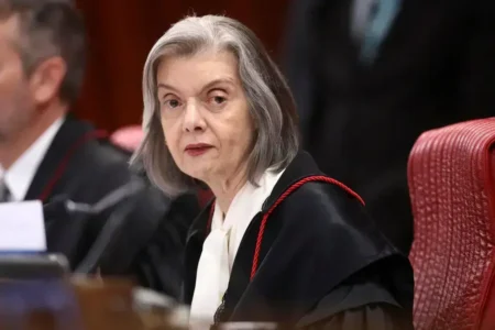 Ministra Cármen Lúcia e o STF: da liberdade de expressão à censura