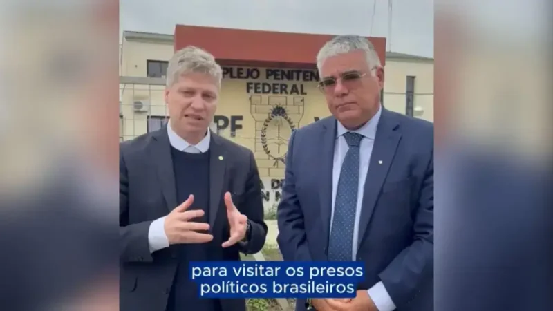 Parlamentares brasileiros pedem refúgio político na Argentina