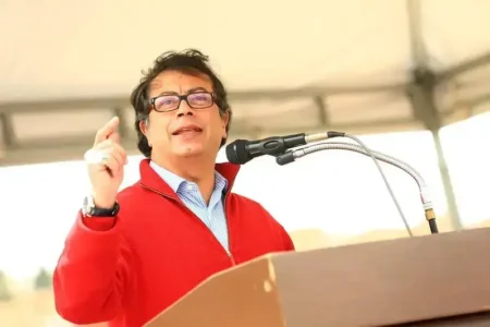 Petro culpa Bolsonaro pela megaoperação e mortes no Rio Petro culpa Bolsonaro pela megaoperação e mortes no Rio