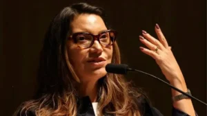 Projeto de decreto busca barrar ampliação dos poderes de Janja