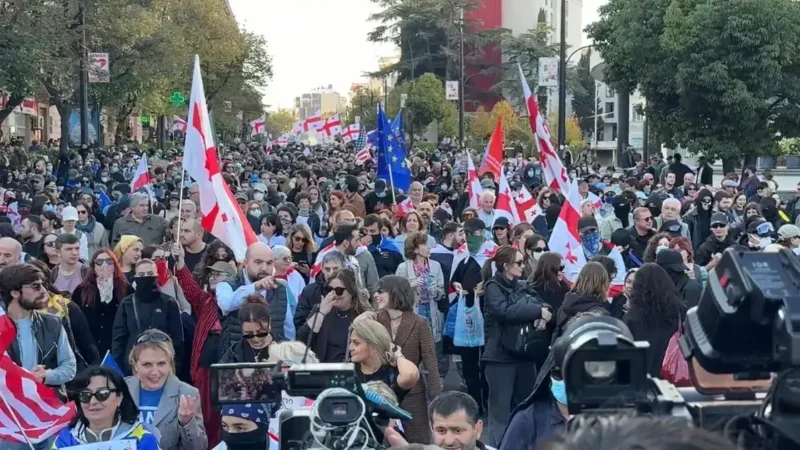 Protestos em massa em Geórgia contra eleições e governo atual