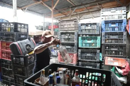 São Paulo prende 57 por venda ilegal de bebidas adulteradas
