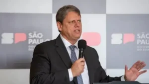Tarcísio divulga conversas revelando auditoria do PCC no tráfico