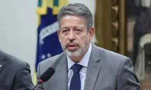 Centrão alerta: prisão preventiva de Bolsonaro intensifica polarização política