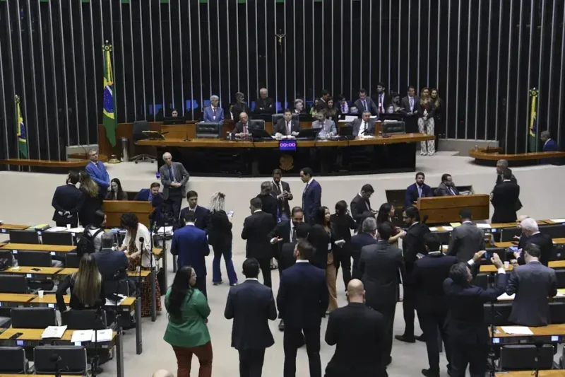 Congresso acelera debates e pressiona governo Lula em pauta indígena e segurança
