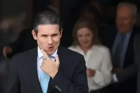 Deputados federais gastam quase R$ 8 milhões em viagens oficiais Deputados federais gastam quase R$ 8 milhões em viagens oficiais