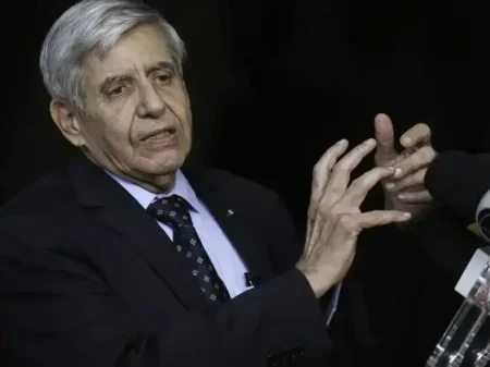 General Heleno mantém rotina calma em Brasília apesar de condenação