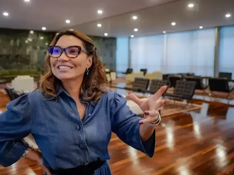Janja provoca imprensa em meio a críticas na COP30 Janja provoca imprensa em meio a críticas na COP30