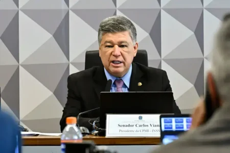 Viana propõe suspensão de 180 dias nos descontos de consignados do INSS