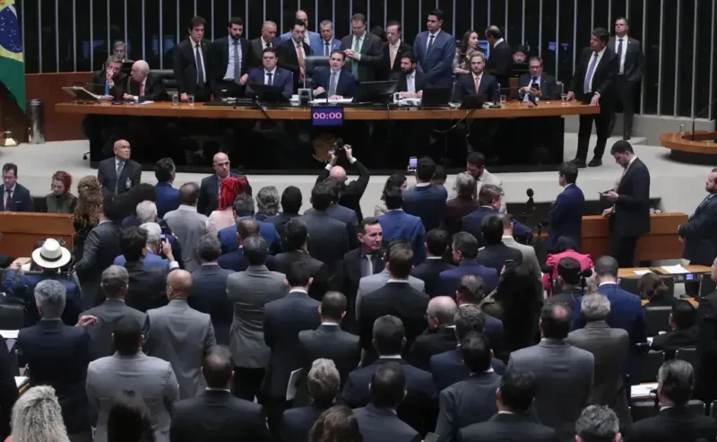 Câmara aprova PL da Dosimetria em derrota ao governo Lula