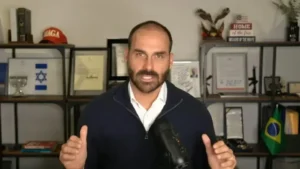 Eduardo Bolsonaro cogita passaporte de apátrida para ficar nos EUA