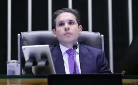 Hugo Motta comenta decisão de Gilmar e polarização política