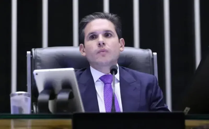 Hugo Motta comenta decisão de Gilmar e polarização política Hugo Motta comenta decisão de Gilmar e polarização política
