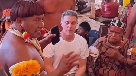 Luciano Huck e a controvérsia sobre cultura indígena no Xingu Luciano Huck e a controvérsia sobre cultura indígena no Xingu