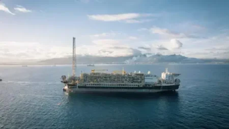 Novo acordo coletivo suspende greve nacional dos petroleiros Novo acordo coletivo suspende greve nacional dos petroleiros