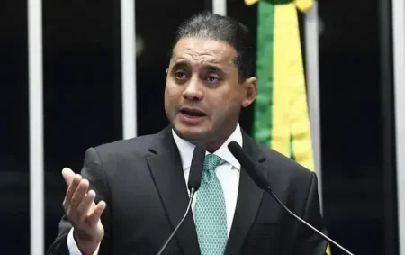 PF realiza buscas contra senador Weverton Rocha por fraudes no INSS PF realiza buscas contra senador Weverton Rocha por fraudes no INSS
