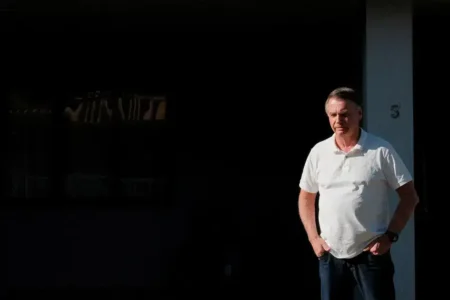 Recuperação de Bolsonaro avança com fisioterapia e medicação ajustada