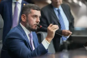 Rodrigo Bacellar é preso pela PF por vazamento em investigação no RJ