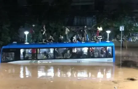 Temporal em Juiz de Fora causa transtornos e alagamentos intensos Temporal em Juiz de Fora causa transtornos e alagamentos intensos