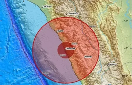 Terremoto de 6,0 graus fere mais de 20 no Peru Terremoto de 6,0 graus fere mais de 20 no Peru